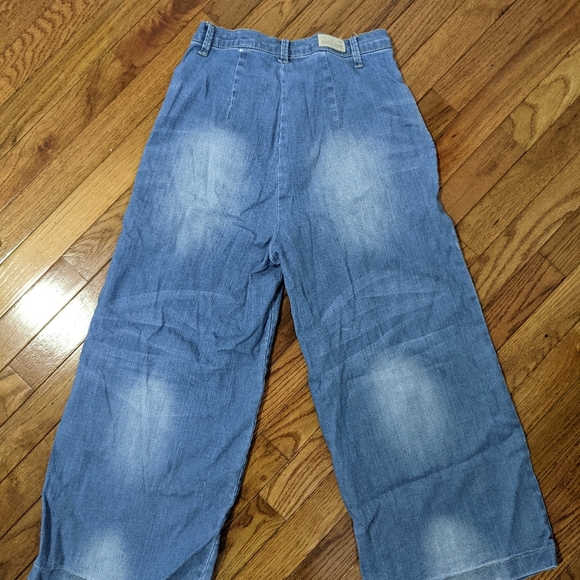 Jean's - Picture 7 of 8